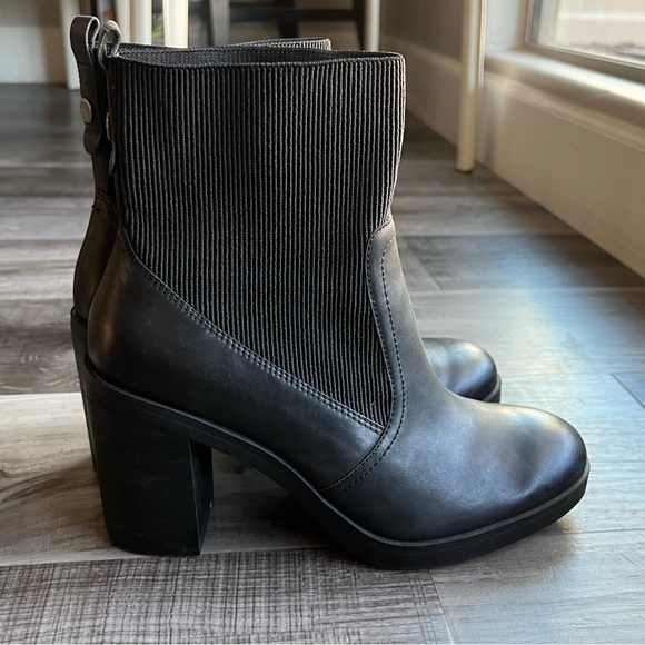 SOLD - Picture 3 of 4